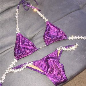 COMPETITION BIKINI